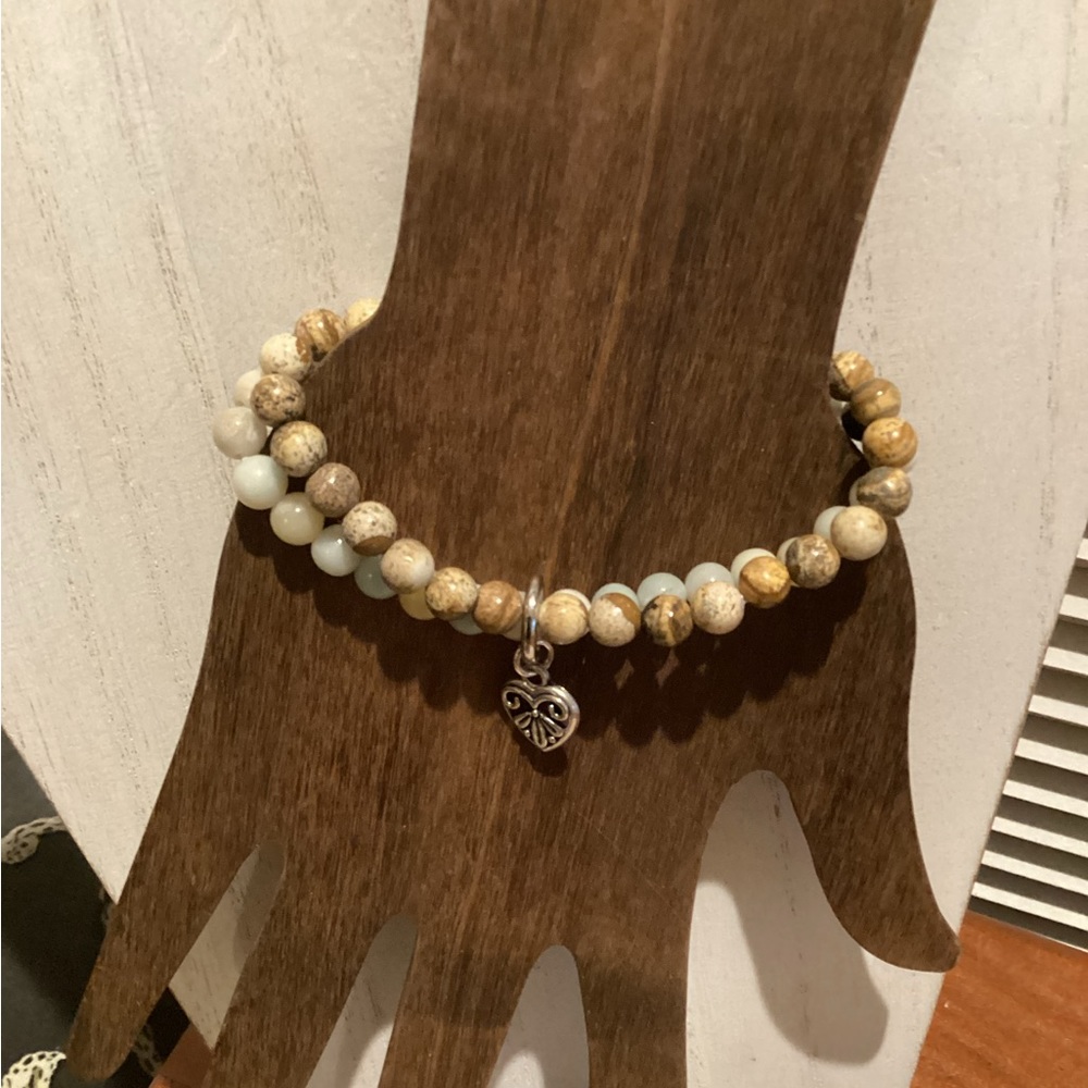 Two Stretch Bracelets - Picture 3 of 5